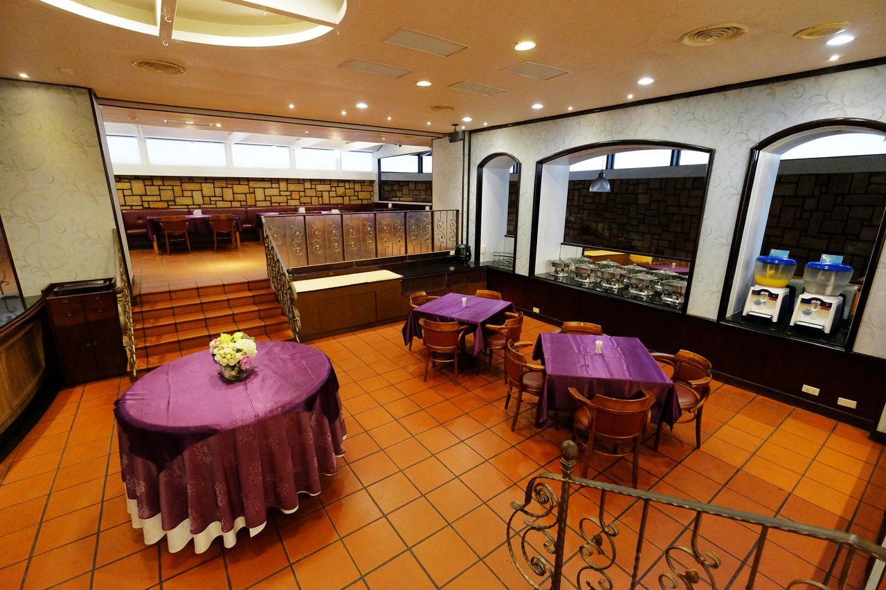 Dynasty Hotel Tainan Exterior foto